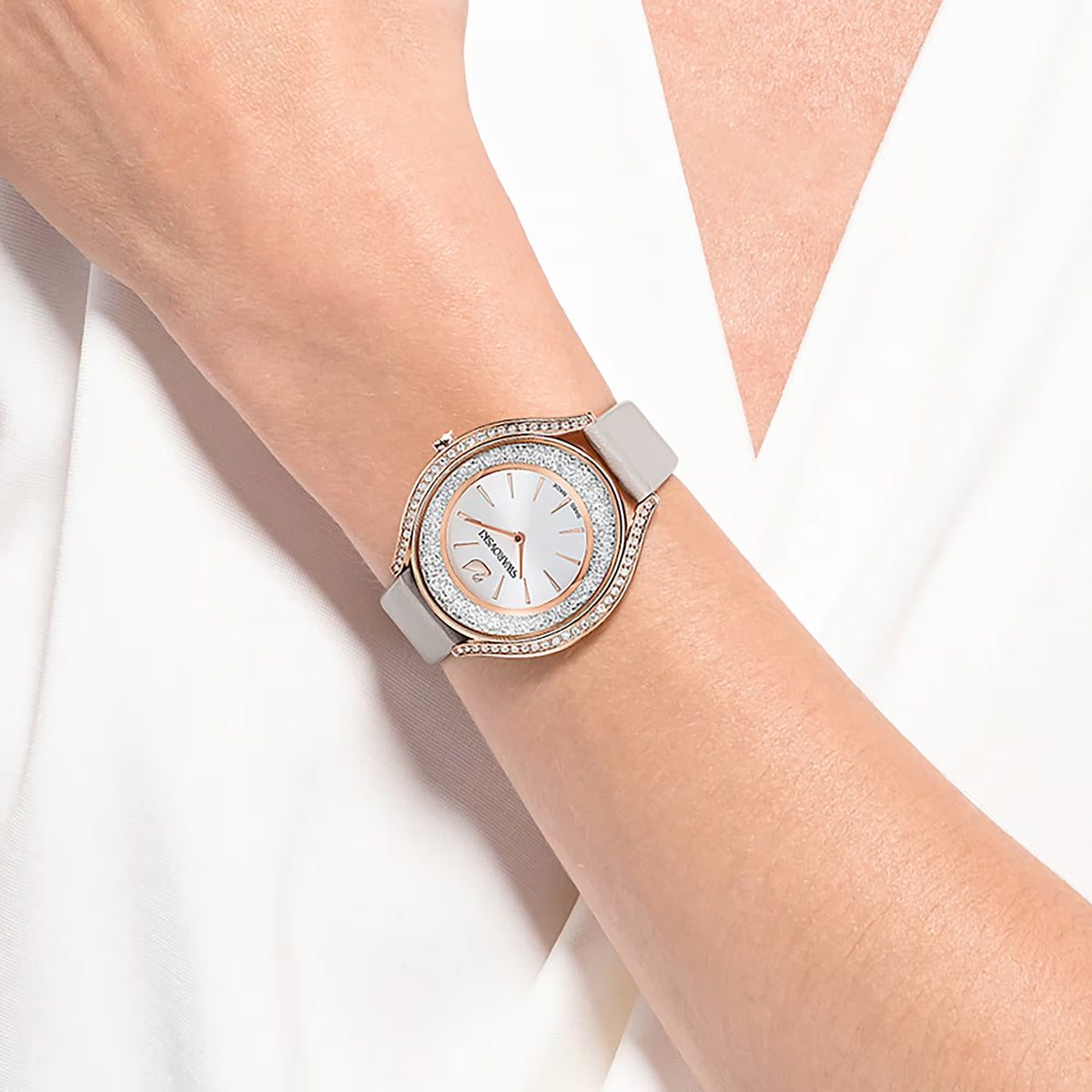 watch349: 5519450 Swarovski Womens Watch 35.5mm
