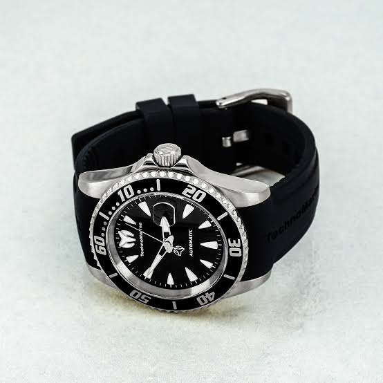 watch271: TM-225129 Technomarine Mens Watch 42mm